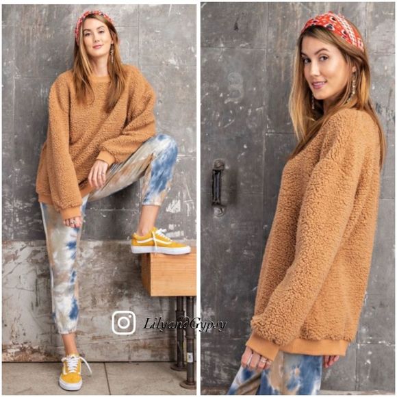 🆕Soft fuzzy pullover - Picture 1 of 7
